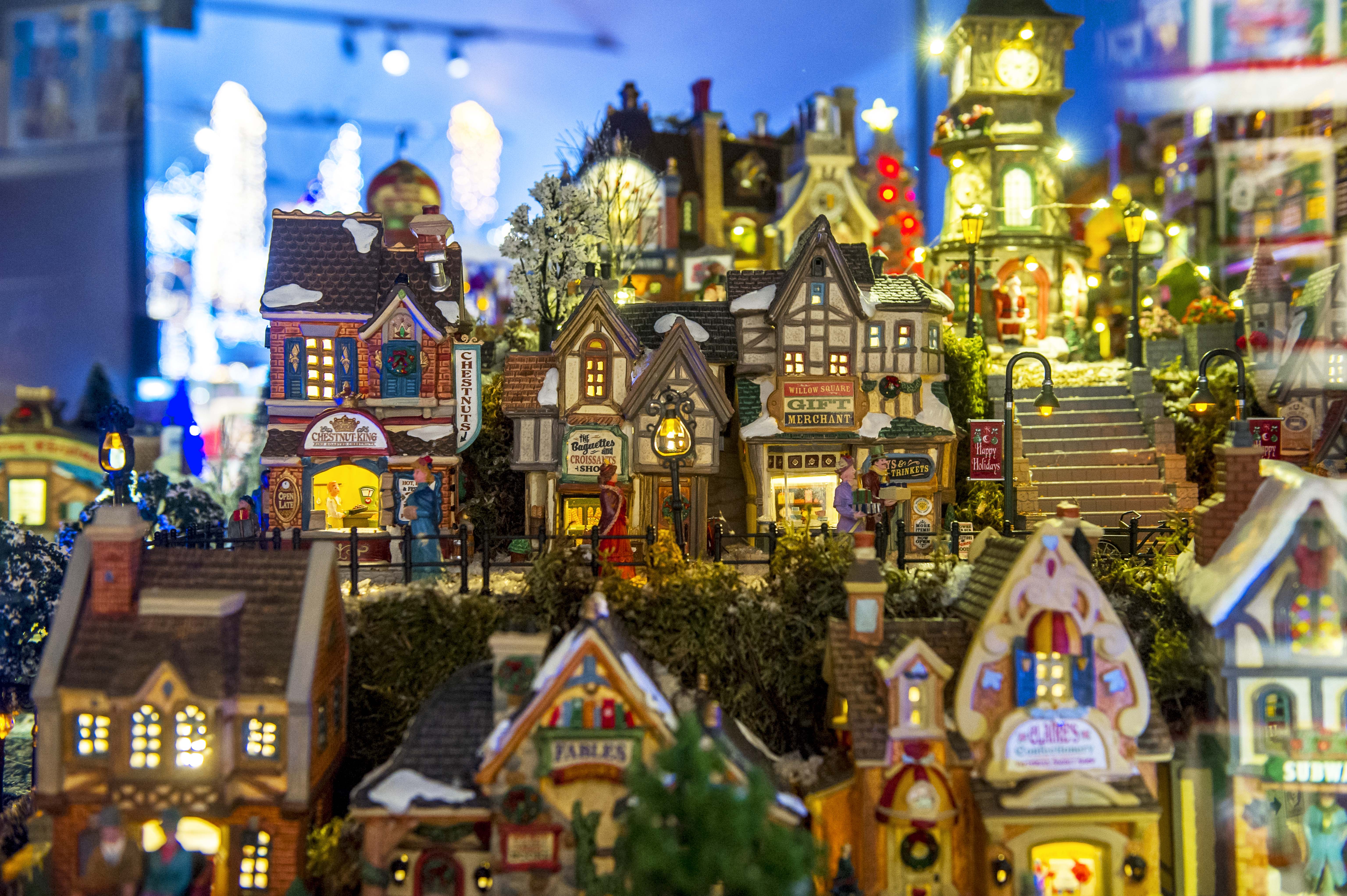 Lemax Il Fascino Del Villaggio In Miniatura Unito Alla Magia Del Natale